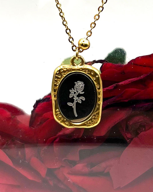 Collier à pendentif doré Rosa