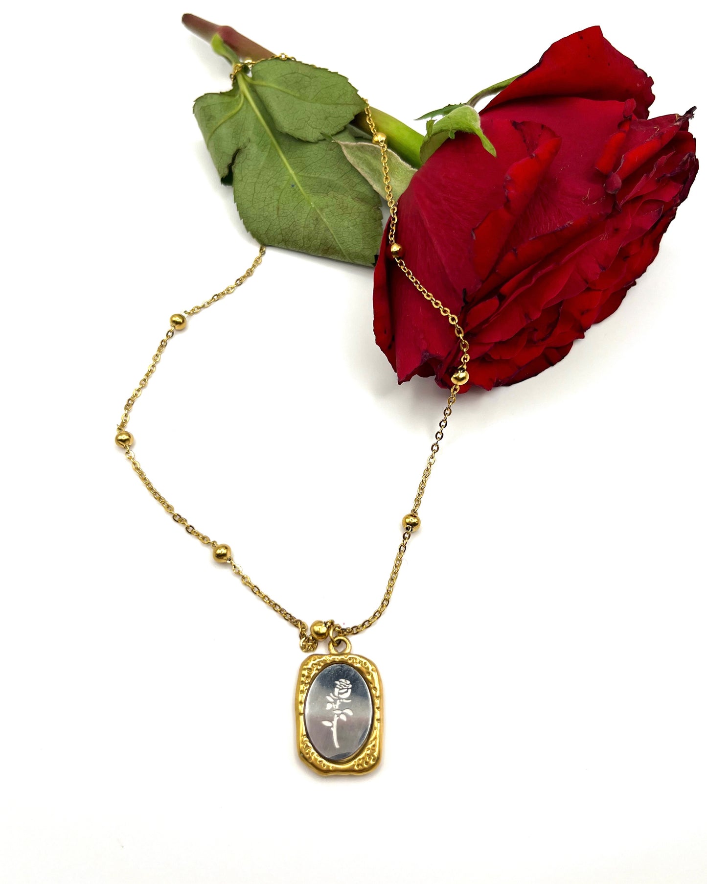 Collier à pendentif doré Rosa
